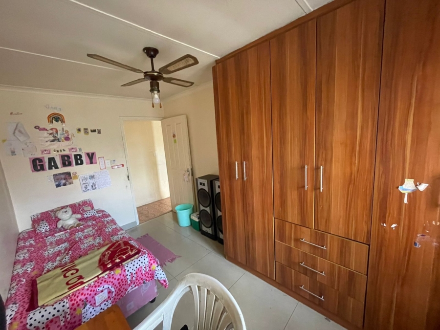  Bedroom Property for Sale in Eastridge Western Cape